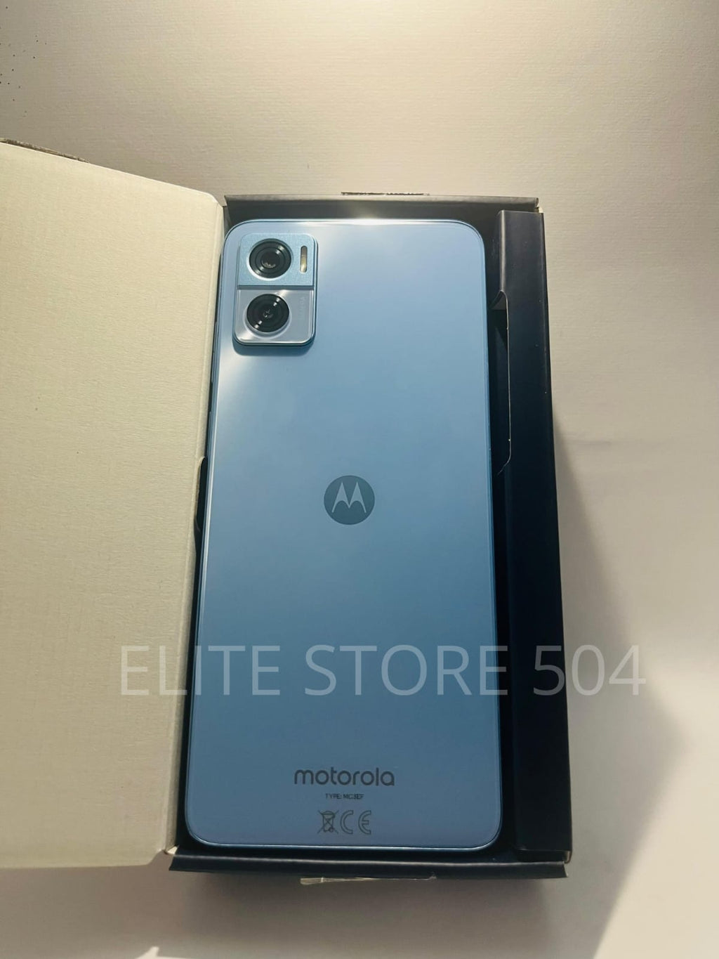 Motorola E22 open box